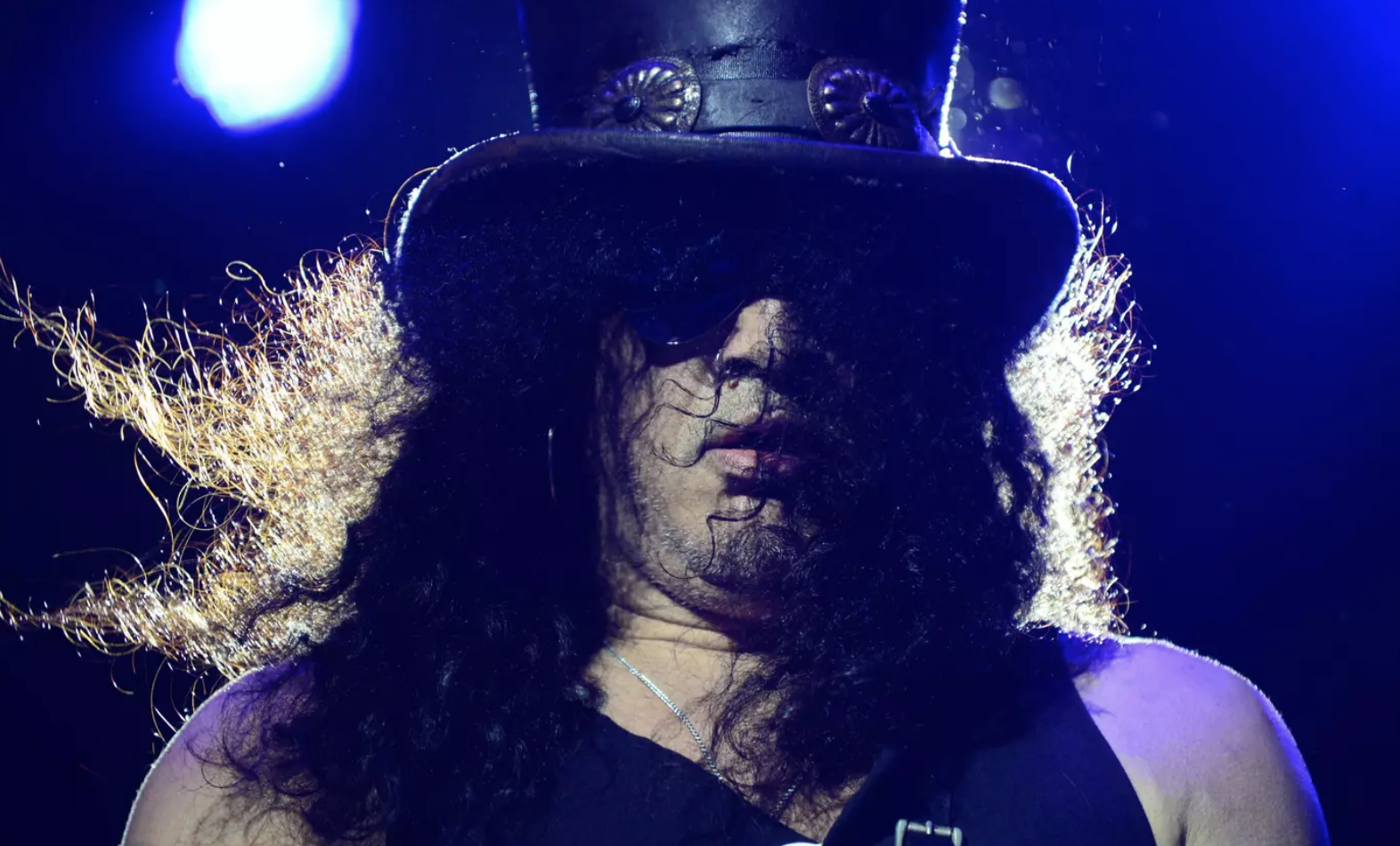 Slash details "intense" COVID restrictions Guns N' Roses followed on tour