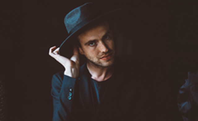 Angie Grey Interviews Finn Andrews Of The Veils