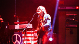 Photos of Ryan Adams live in Auckland