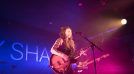 Photos of Amy Shark live in Auckland