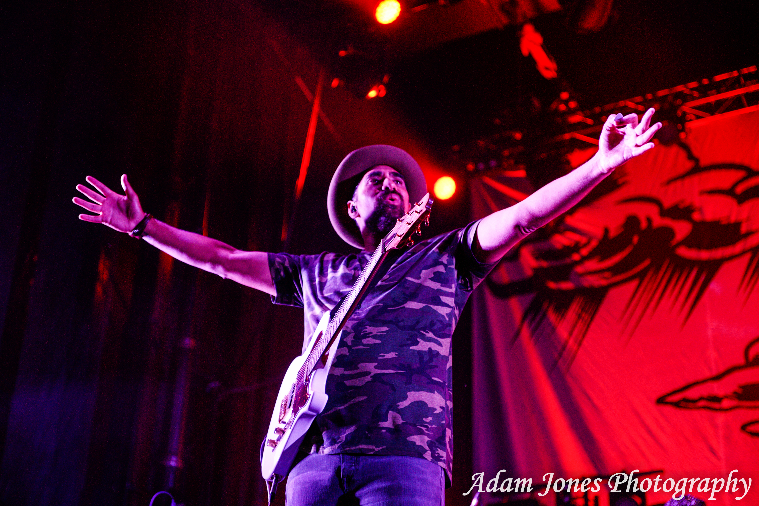 Photos of Fat Freddy's Drop live at Villa Maria