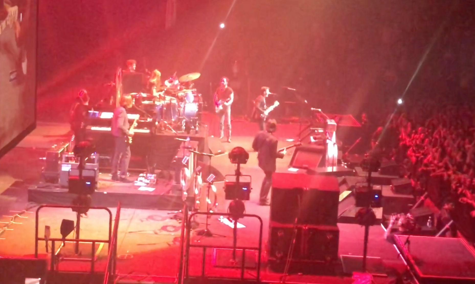 Kiwi girl Amy joins The Killers on stage to play drums