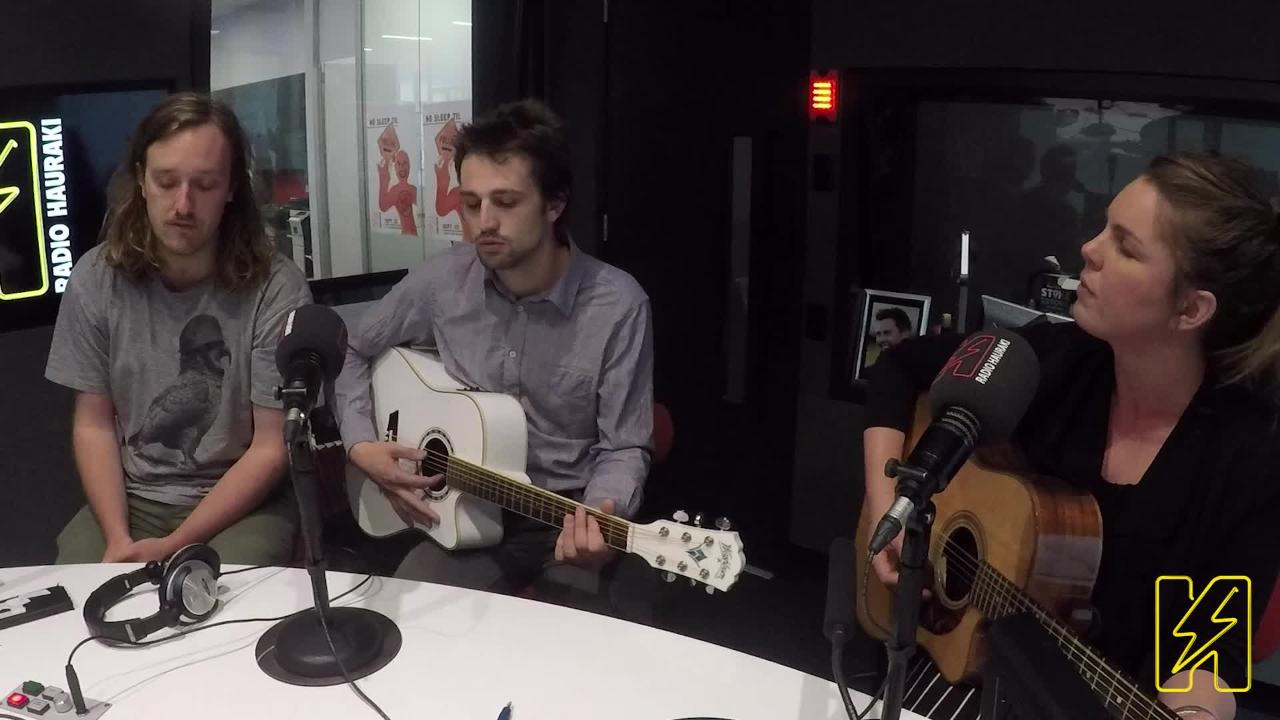 Locals Only Live: Mel Parsons Vs Chris Isaak