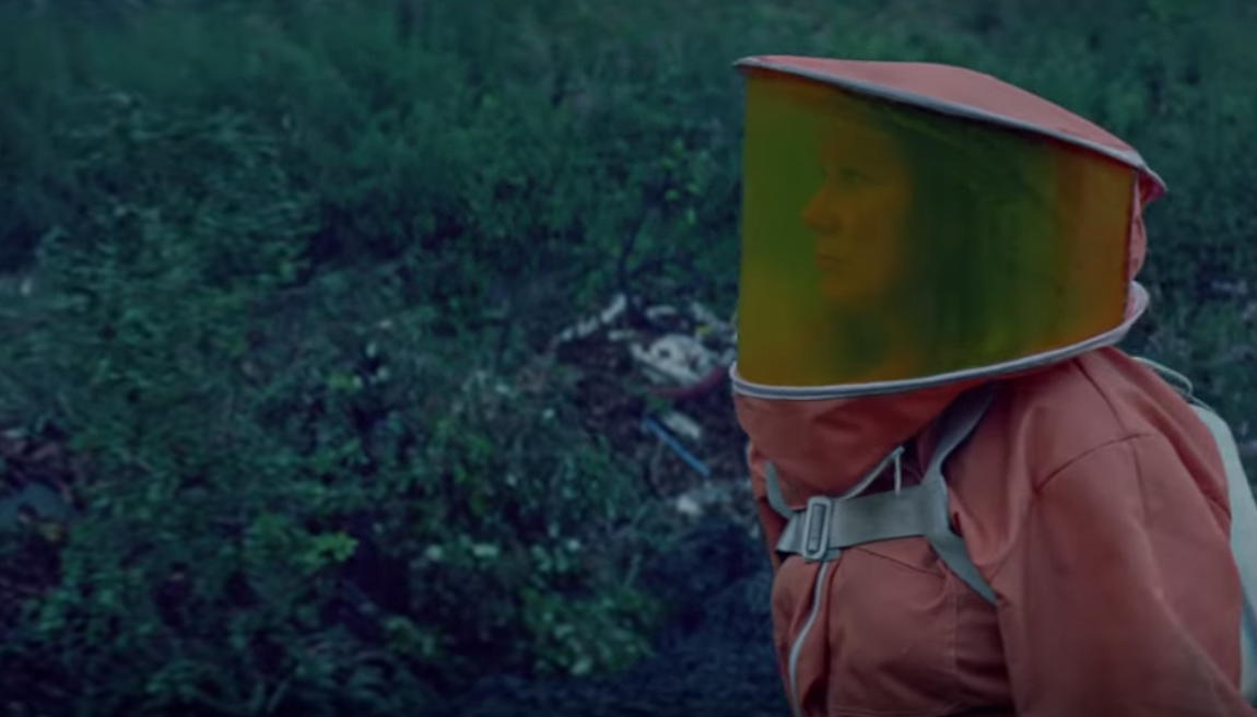 Watch the new video from The Breeders for "Spacewoman"