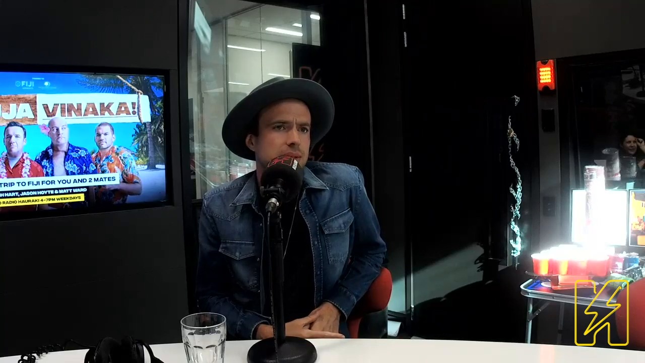 Finn Andrews on "Boohaar"