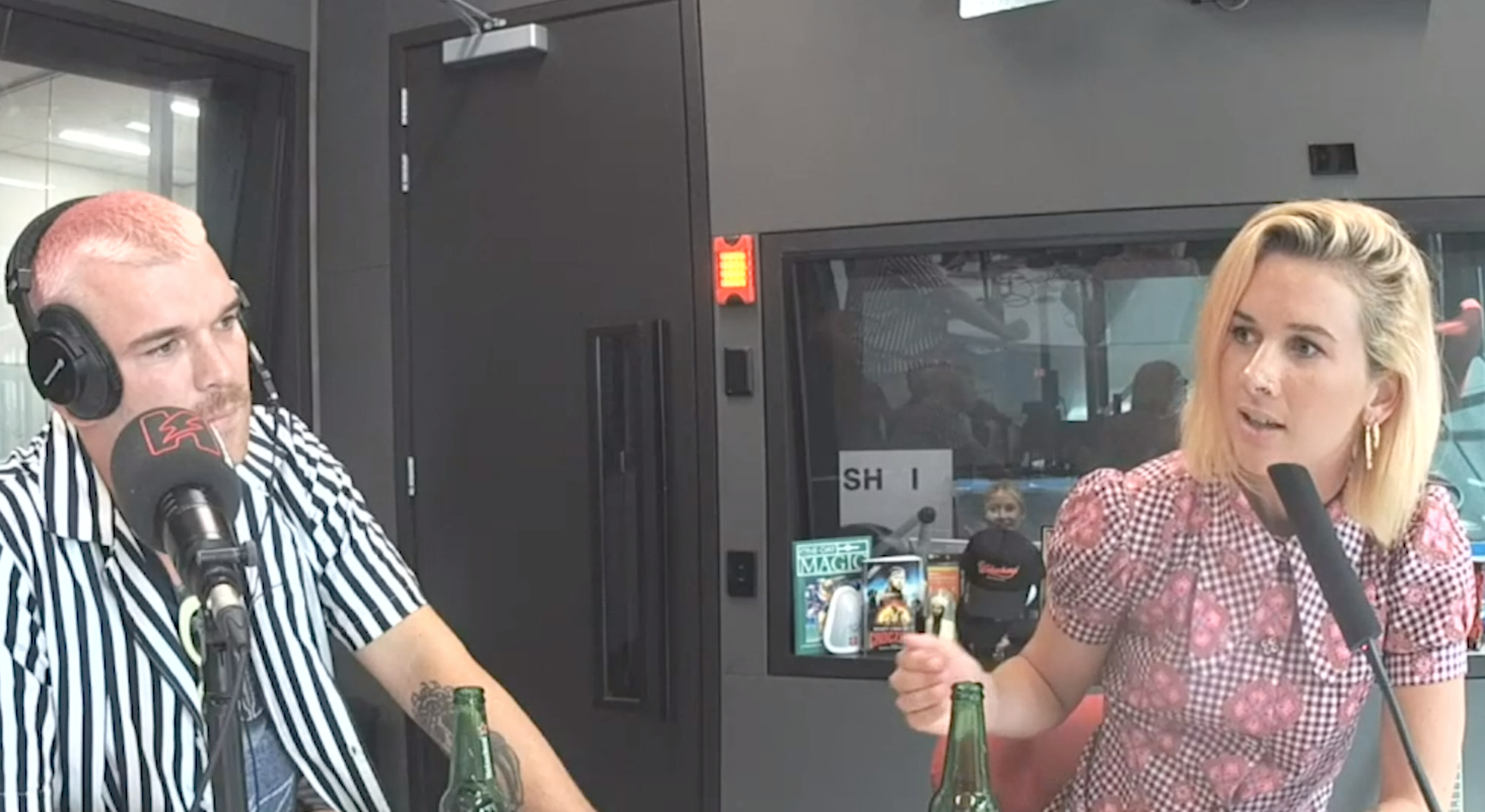 Jase has uncontrollable outburst during interview with Broods