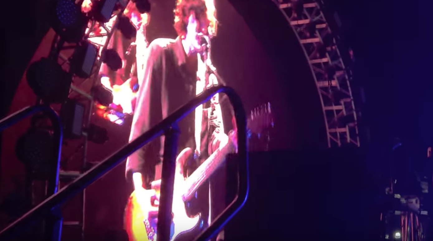 Watch the Red Hot Chili Peppers cover Split Enz live in Auckland