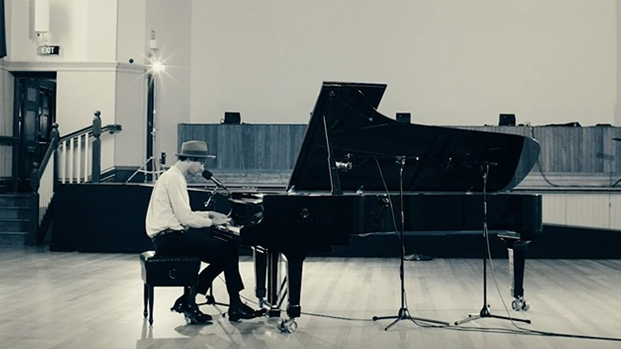 Watch Finn Andrews perform "Hollywood Forever" live