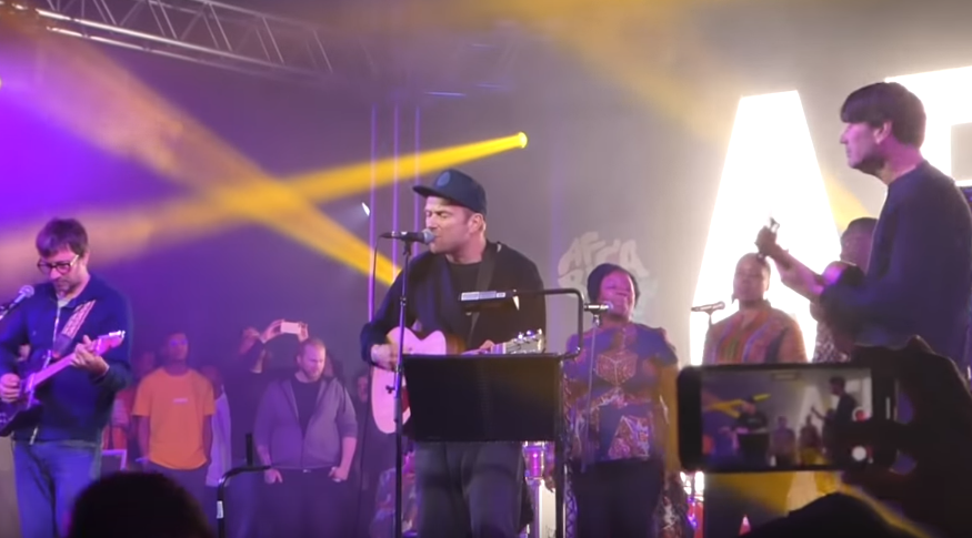 Watch Blur reunite and play live!