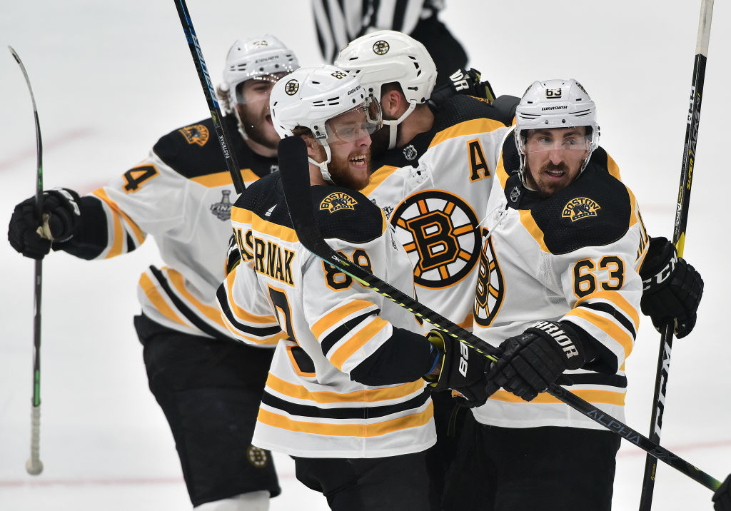 Bruins dominate Blues to take 2-1 lead in Stanley Cup Final