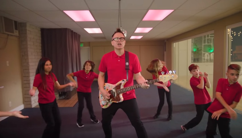 Watch the video for Blink 182's latest tune "Darkside"