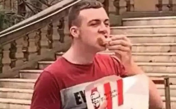Aussie battler trolls vegan protest by eating KFC