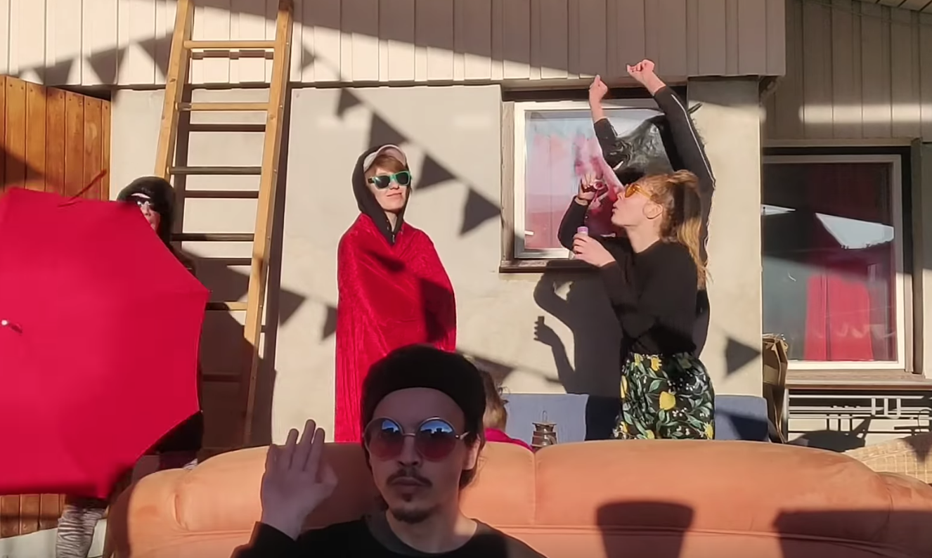 Finland is embracing the COVID-19 lockdown by blasting Darude "Sandstorm"