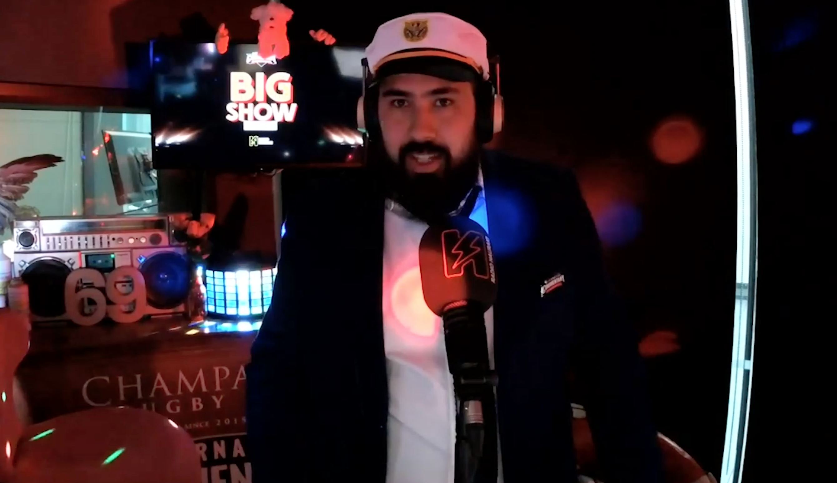 G Lane 'Red Cards' Manaia from the KFC Big Show