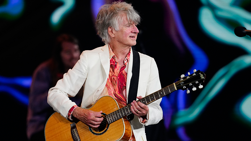 Jerry & Manaia chat to Neil Finn ahead of Split Enz's reunion tour!