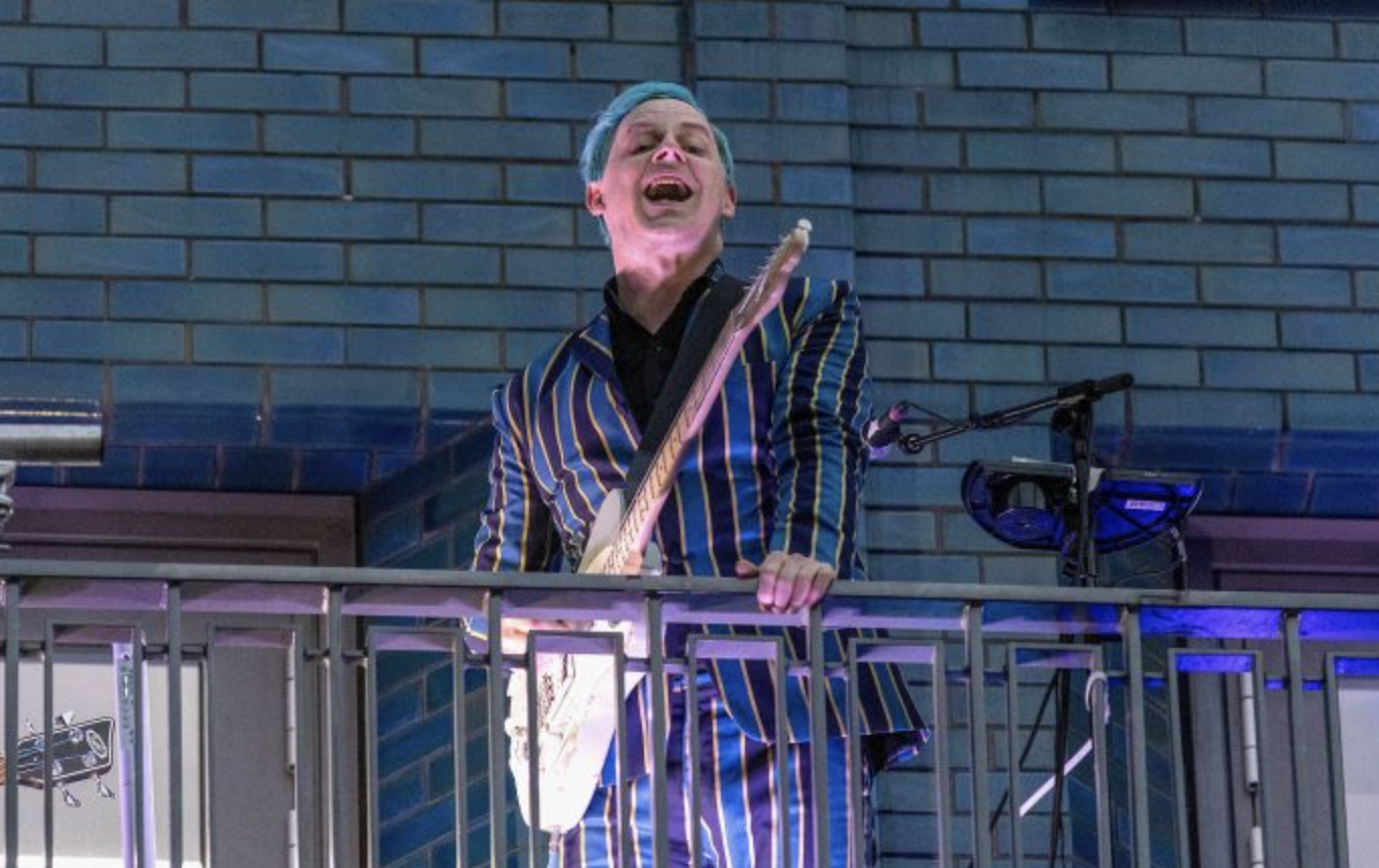 Watch Jack White perform a surprise show on a rooftop