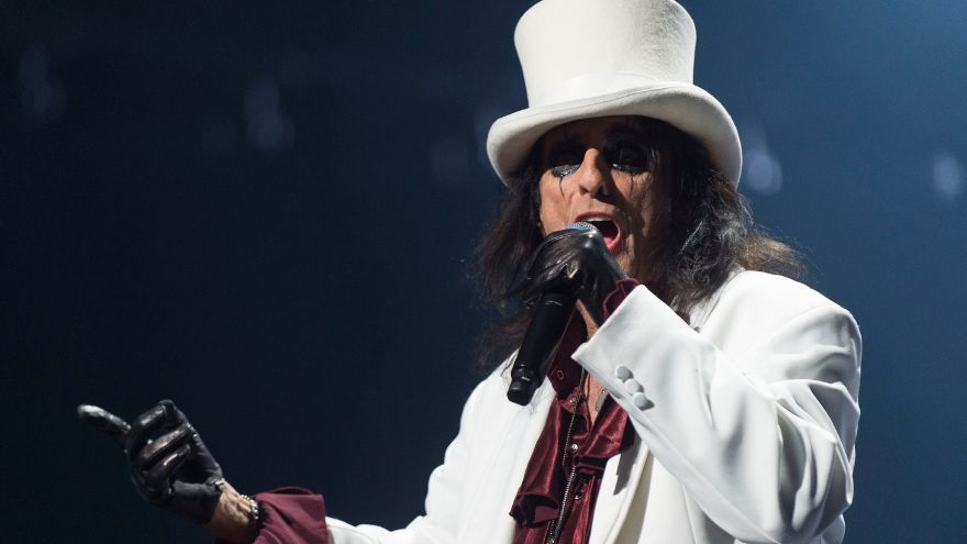 Alice Cooper warns about AI