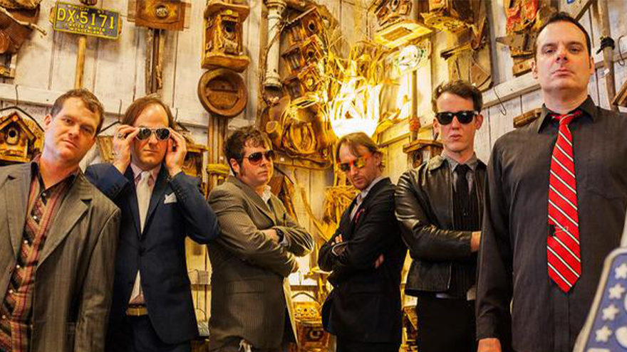 Bec chats to Electric Six!