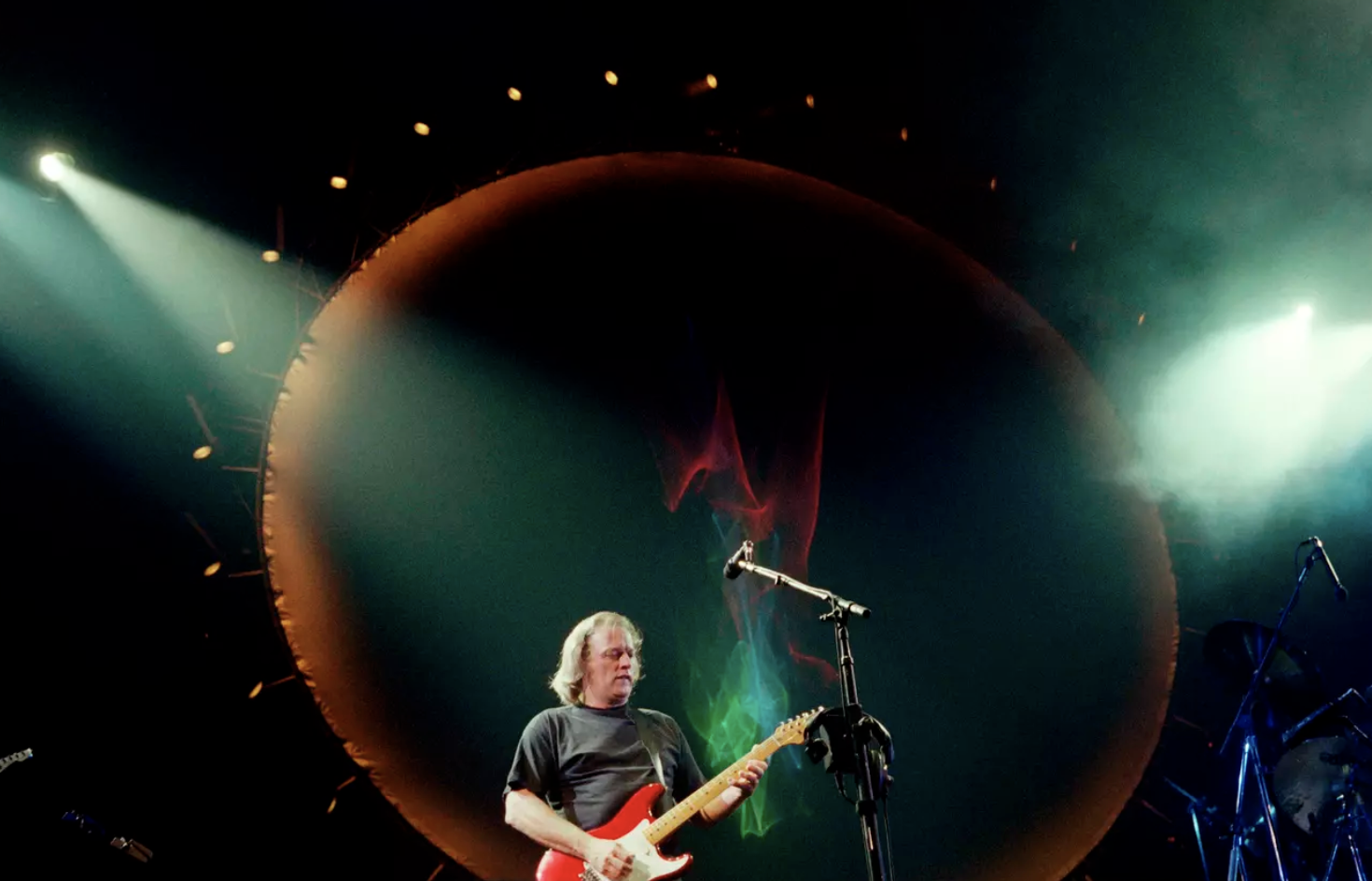 Pink Floyd announces "updated" reissue of 'Momentary Lapse Of Reason'