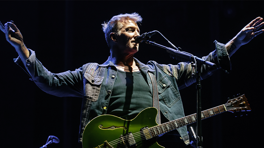 Josh Homme risks $10k fine for smoking on stage