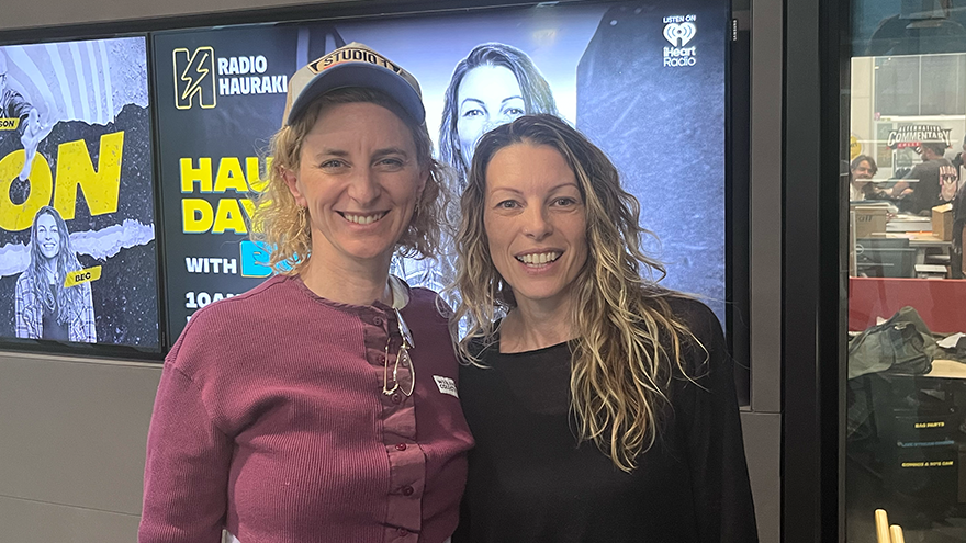 Bec chats to Felicity Ward!