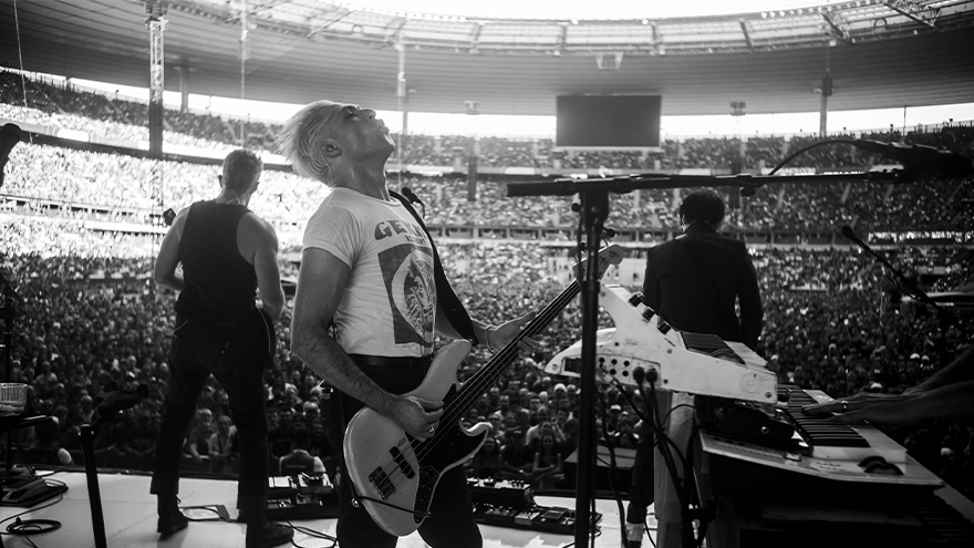 Manaia chats to Mike Shuman from Queens of the Stone Age!