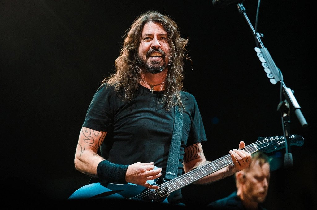 One Of Dave Grohl's Beloved Guitars Is Going Up For Auction