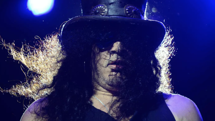 Slash details "intense" COVID restrictions Guns N' Roses followed on tour