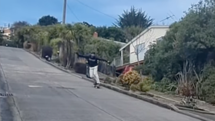 WATCH: Aussie Skateboarder Bomb Baldwin Street in Dunedin