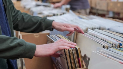People bought more vinyl last week than any other week in at least 30 years