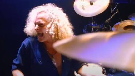 Why Matt Sorum Repeats the Same Drum Fill in 'November Rain'