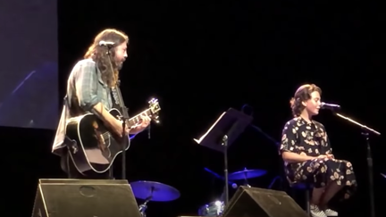 Watch Dave Grohl perform live with his daughters