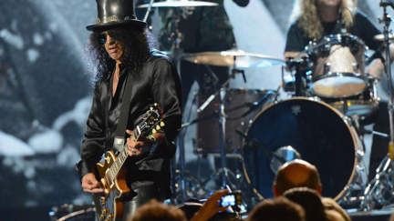 Guns N’ Roses share previously unreleased recording Of “November Rain”