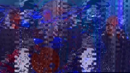 Watch Neil Finn play "The Chain" with Fleetwood Mac live