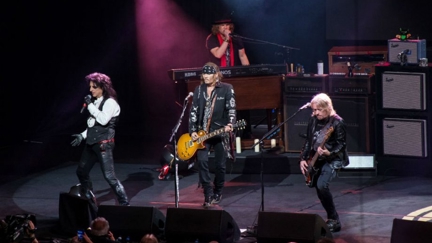Watch Johnny Depp & the Hollywood Vampires play David Bowie’s "Heroes" live