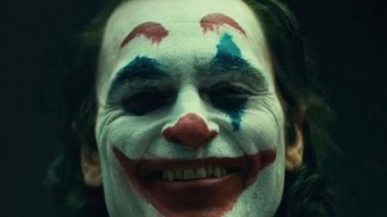 Joaquin Phoenix seen for the first time wearing 'Joker' makeup
