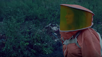 Watch the new video from The Breeders for "Spacewoman"