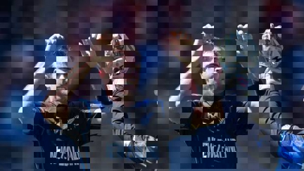 Baby behind Sexy Camel's knee injury