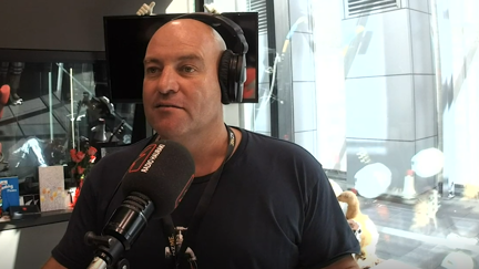 Leigh & Jase argue over the entries for the Name Our Boat competition