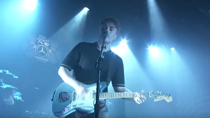 Watch Sam Fender play his new tune "Hypersonic Missiles"
