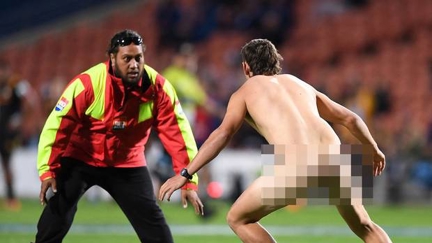 A streaker was the best player on the field during Chiefs & Blues match