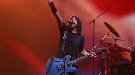 Watch Dave Grohl & the Foo Fighters pay tribute to Keith Flint