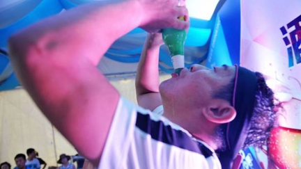 Man drinks ten beers, bladder explodes