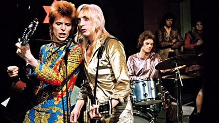 WATCH:  David Bowie’s Remastered Performance of “Starman” on Top of the Pops for 50th Anniversary