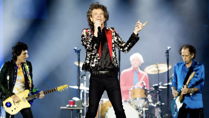 "Let’s have a drink to Charlie" - Rolling Stones honour late drummer on stage
