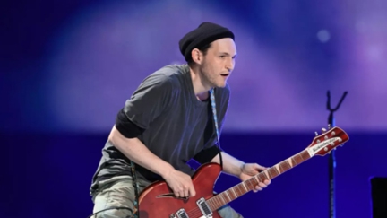 Josh Klinghoffer shares how he looks up to his bandmates in Pearl Jam