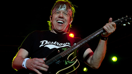 Angie chats to George Thorogood!