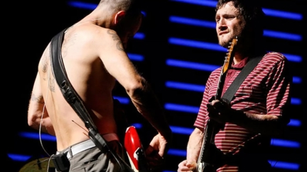 Red Hot Chili Peppers Flea & John Frusciante get in the zone during jam